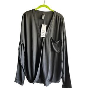 NWT Bobi Wrap Blouse With Pocket & Modesty Snap. Size Medium